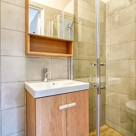 Holiday home Maison Au Calme Pour 4 Pers Avec Parking A 5 Min Du Metro L7 Villejuif