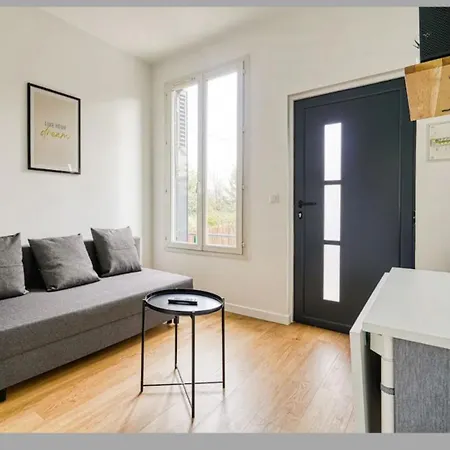Holiday home Maison Au Calme Pour 4 Pers Avec Parking A 5 Min Du Metro L7 Villejuif